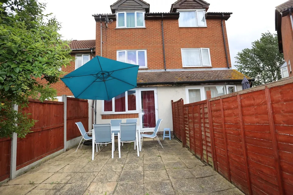 Beautiful 3 Beds House - Thamesmead