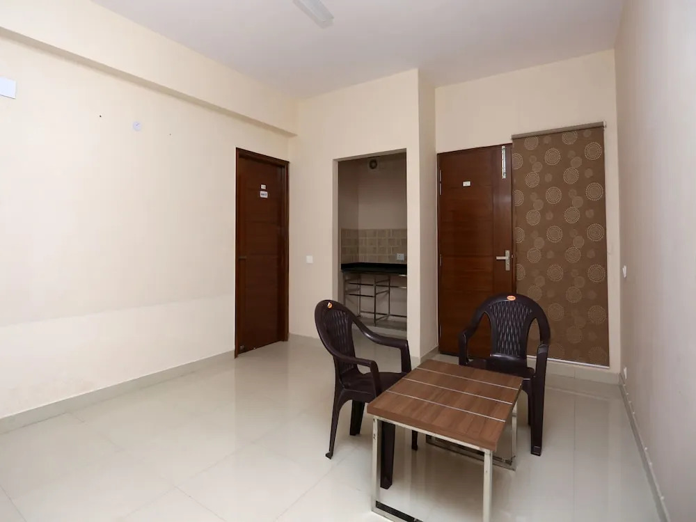 OYO 13435 Atithi Suites