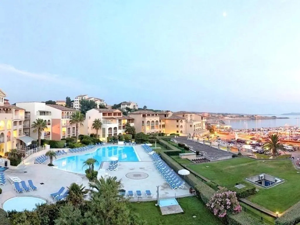 Appartement Six-Fours-les-Plages, 2 pièces, 4 personnes - FR-1-316-237