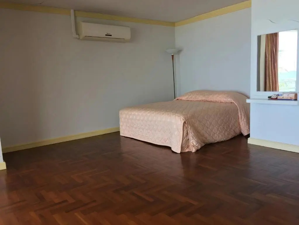 Private Beach Front 5 Bedrooms House