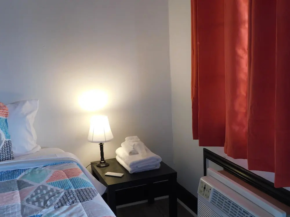 Spruce Pine Inn