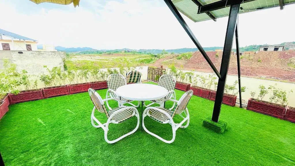 Cheerful 1 Bedroom Spacious Apartment With Rooftop Open View