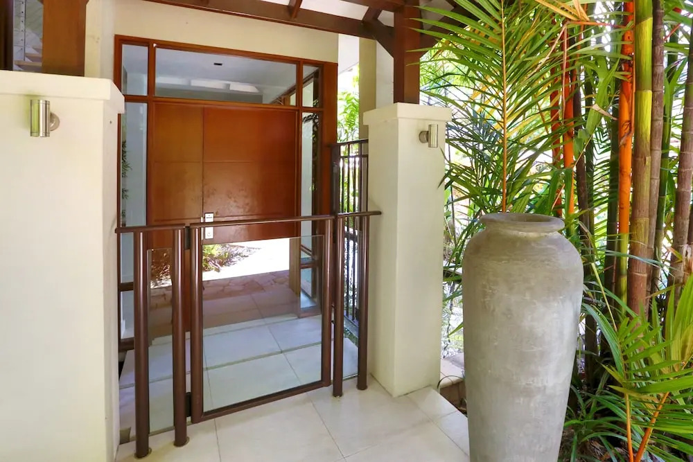 Luxury Private Apartments at Sea Temple