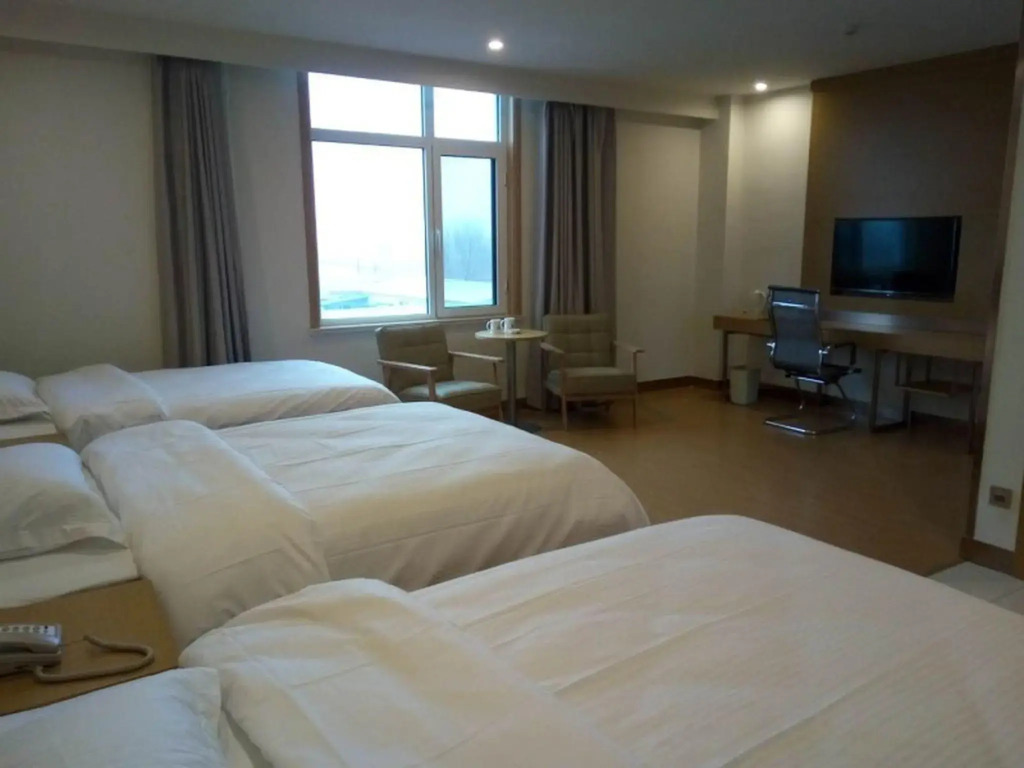 GreenTree Inn Qingdao Jiaozhou Jiaoping Road Aviation Industry Park Express Hotel