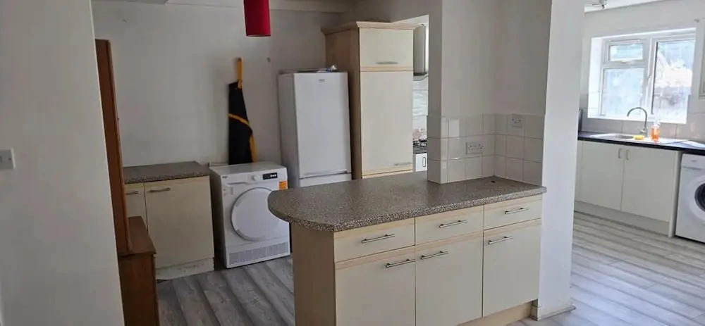 Confortable House Sleeps 7 With Garden and Parking