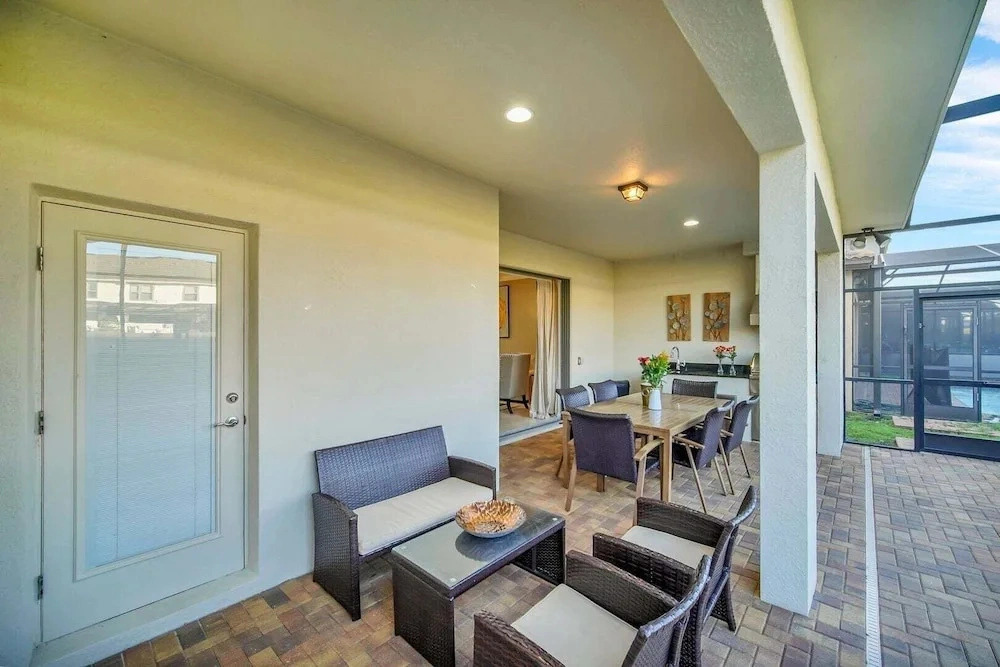 Glamorous Home, Private Pool Sleeps 14 Ww103