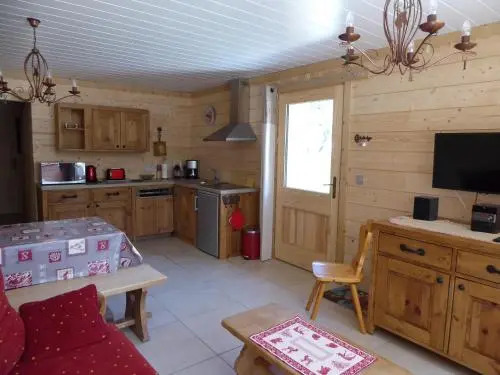Apartment Agréable rez de jardin dans beau chalet