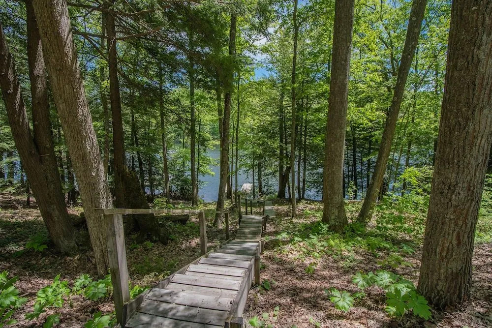 Lake Life HQ