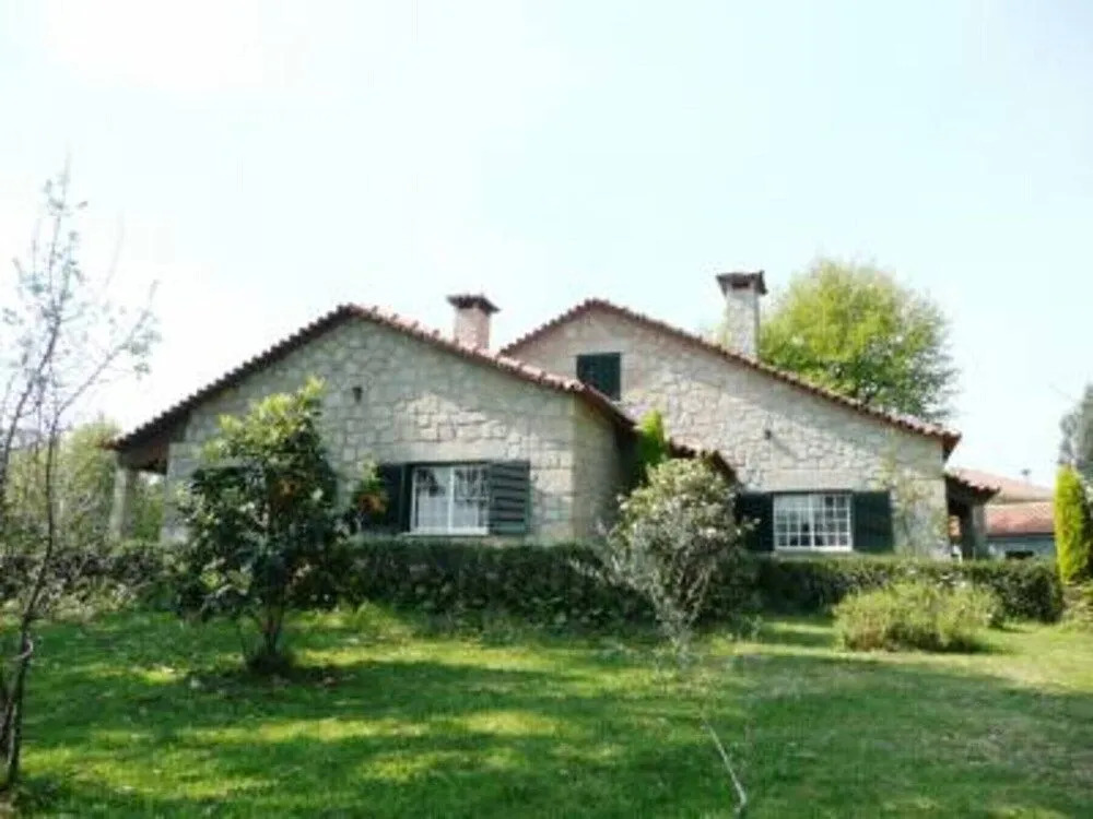 Villa em Arcos de Valdevez, by Izibookings