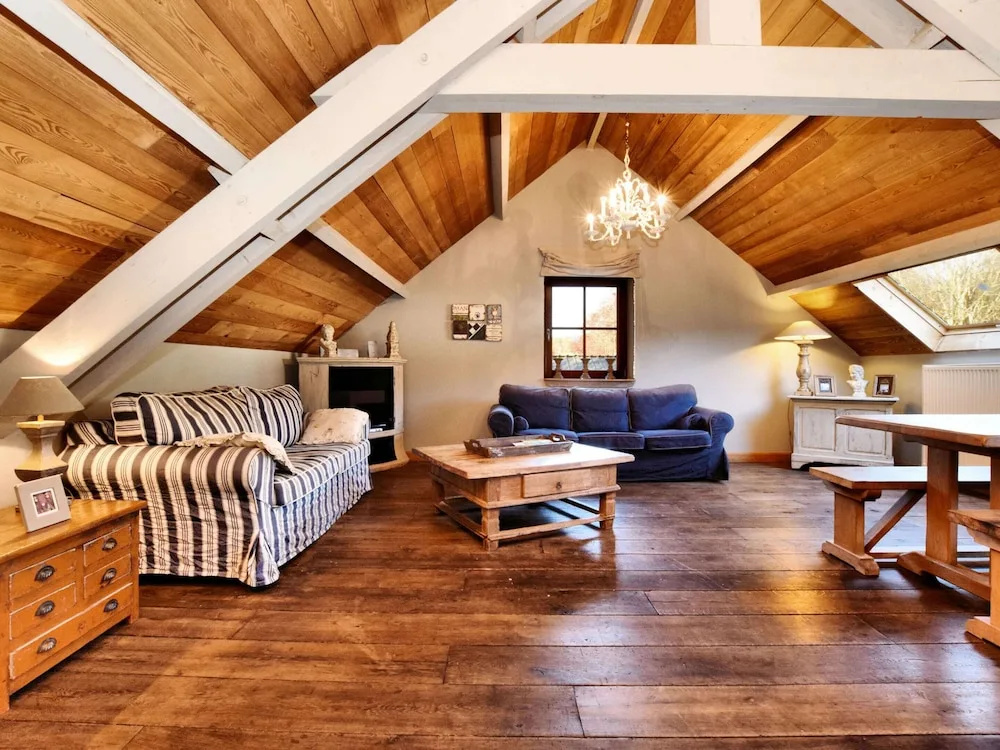 Rustic holiday home in Halleux