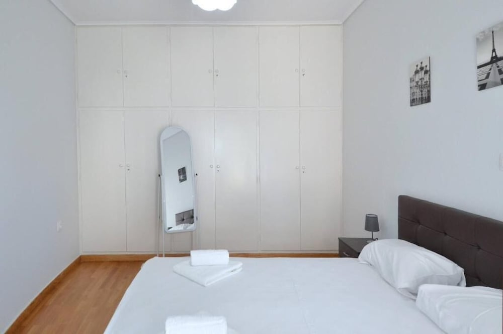 Spacious minimal apartment at Chalandri
