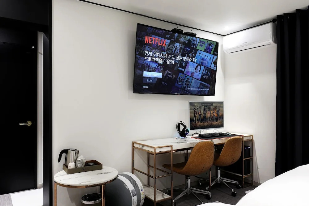 Hotel In Modern