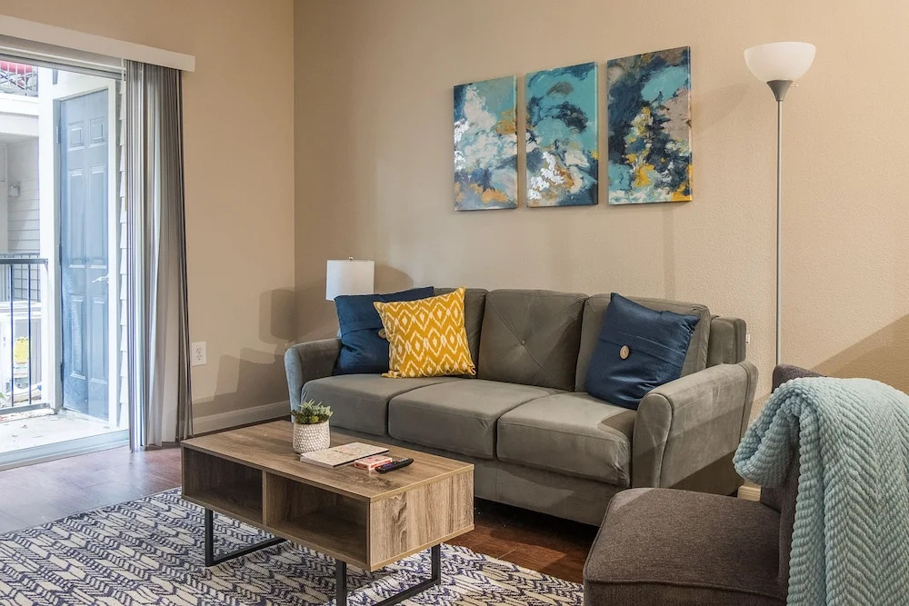 Comfy Downtown Apartments by Frontdesk