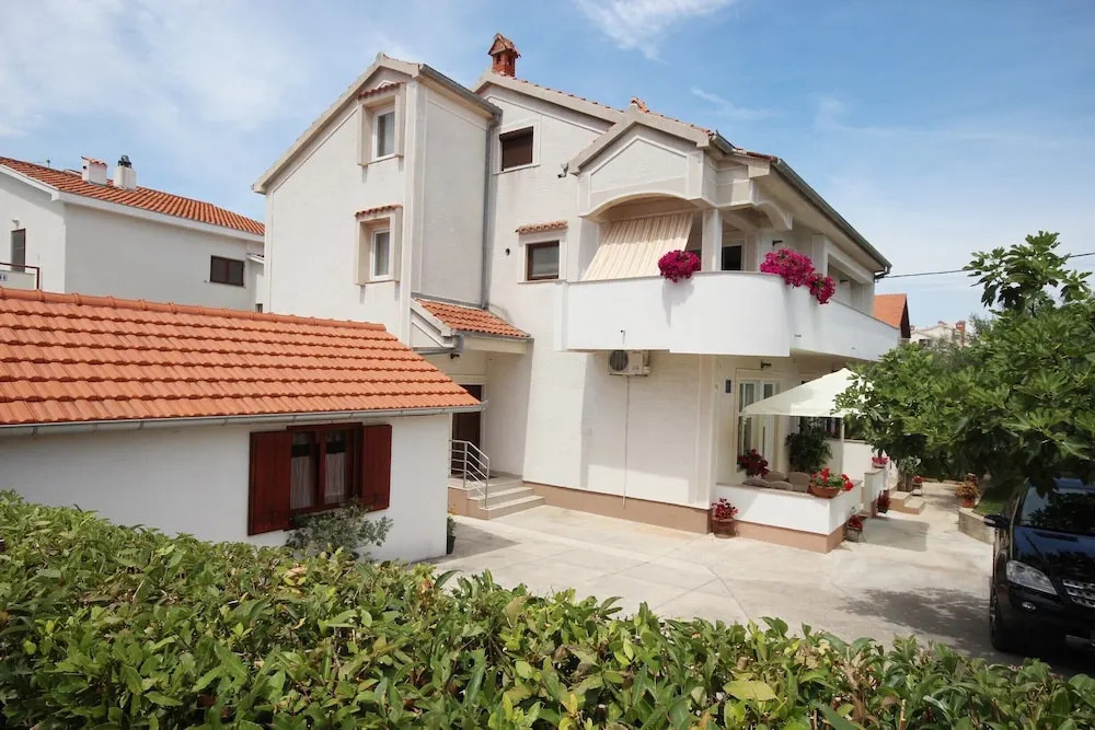 Cosy Apartment 5min to Beach Mirela Borik