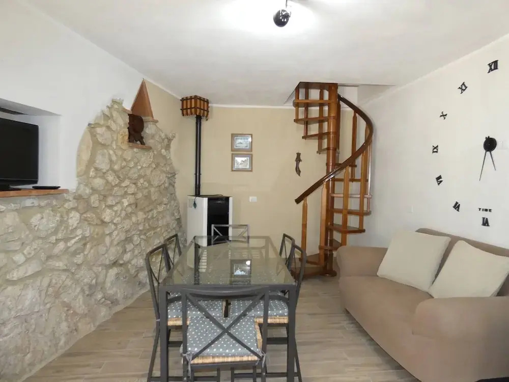 SCAPPO IN UMBRIA, Il Vicoletto