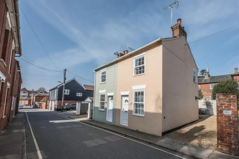2 Deben Wharf in Woodbridge Hosted by Air Manage Suffolk