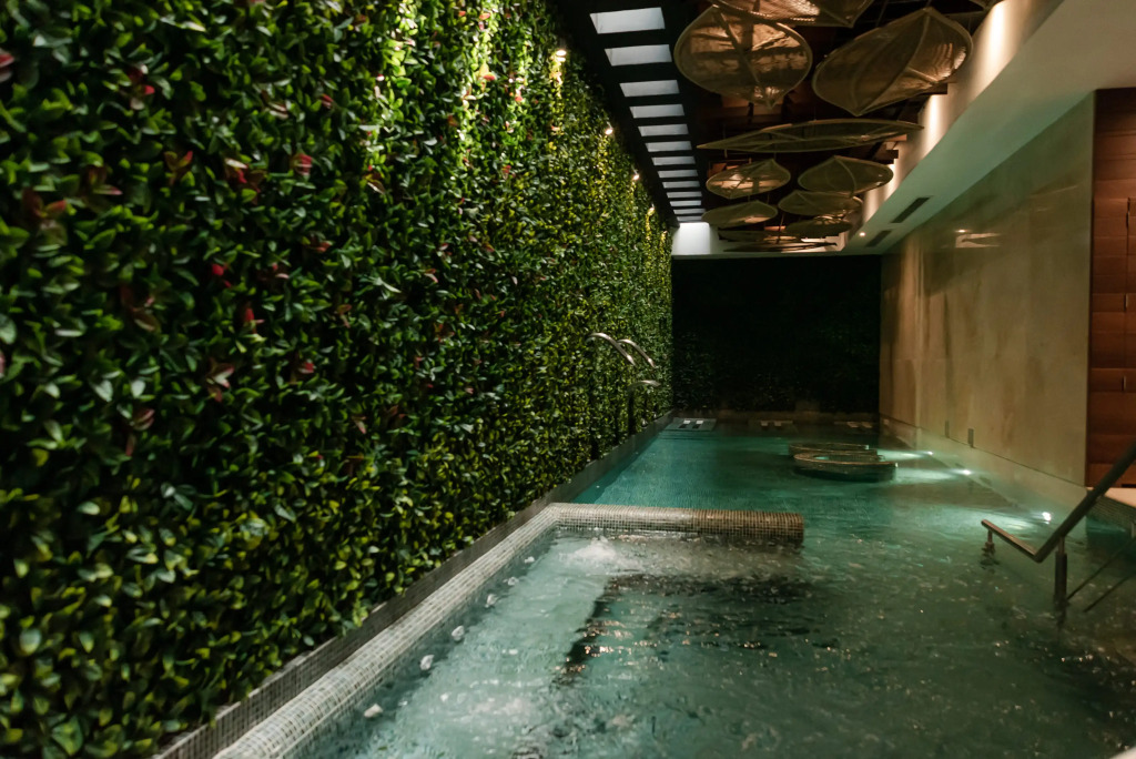 The Reef 28 Hotel & Spa