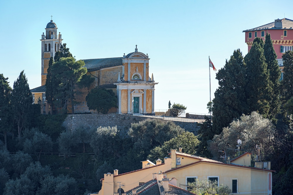 Lovely 2-Bedroom Flat - Sea View Terrace