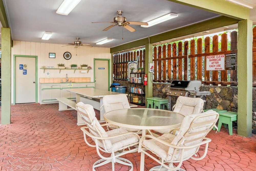 Kahaluu Bay Villas