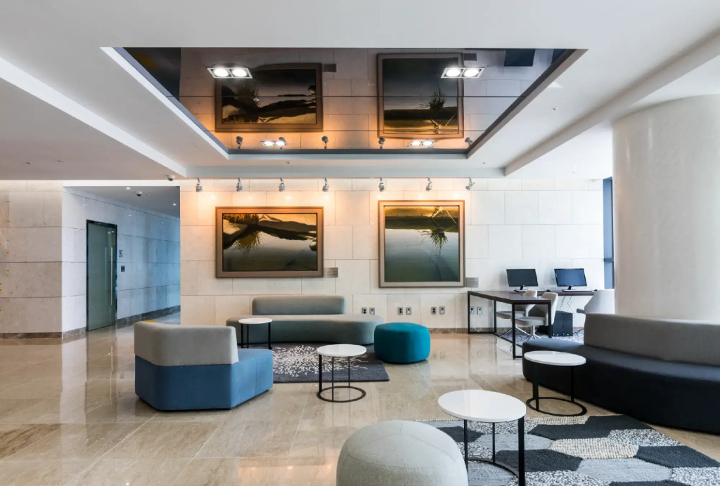CO-OP City Hotel Harborview