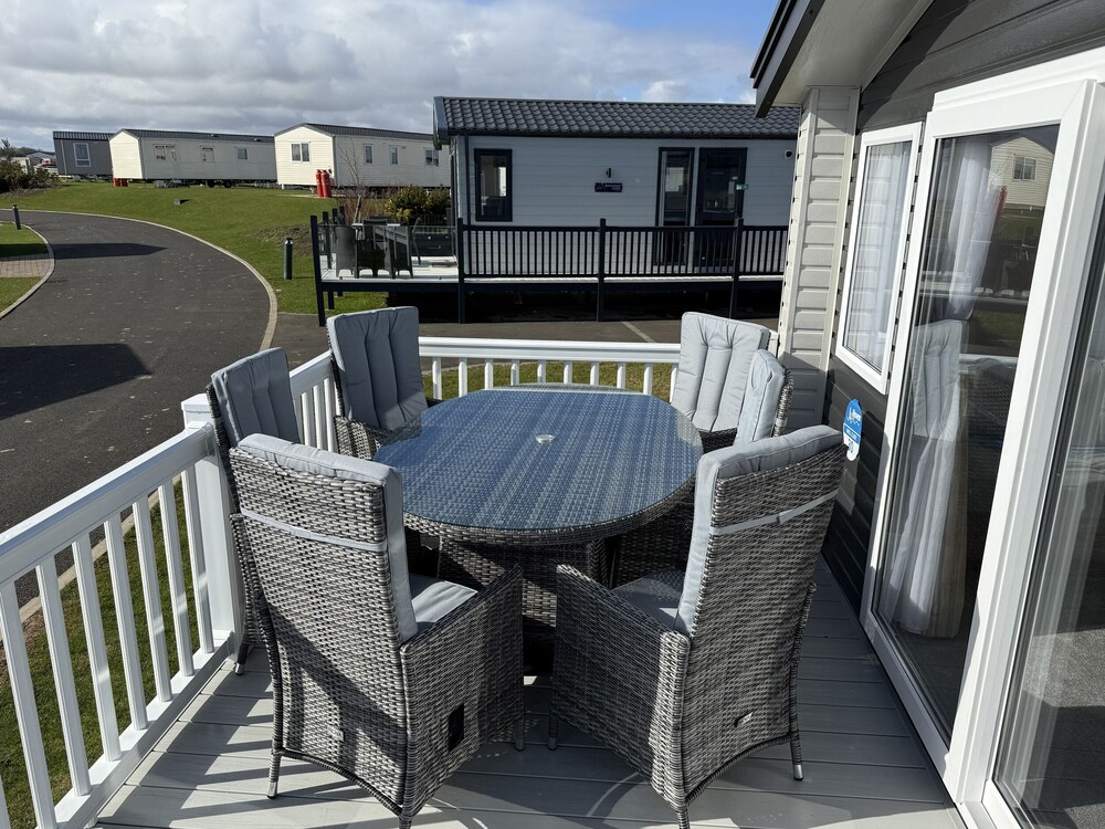 30 Wells Close