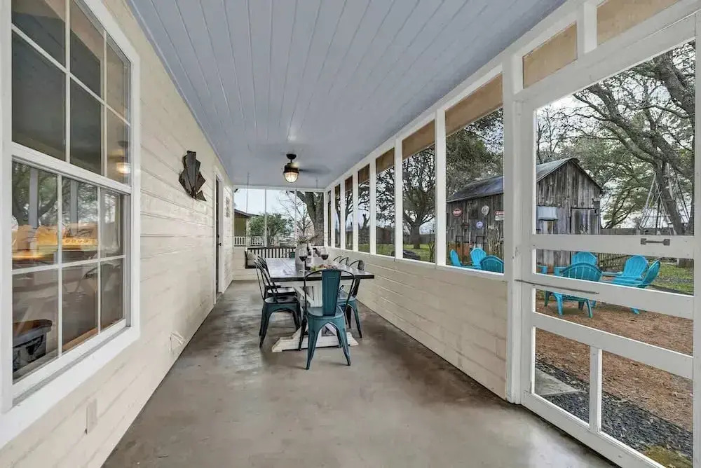 The Country Haus: Quaint Home 1 Mile From Downtown