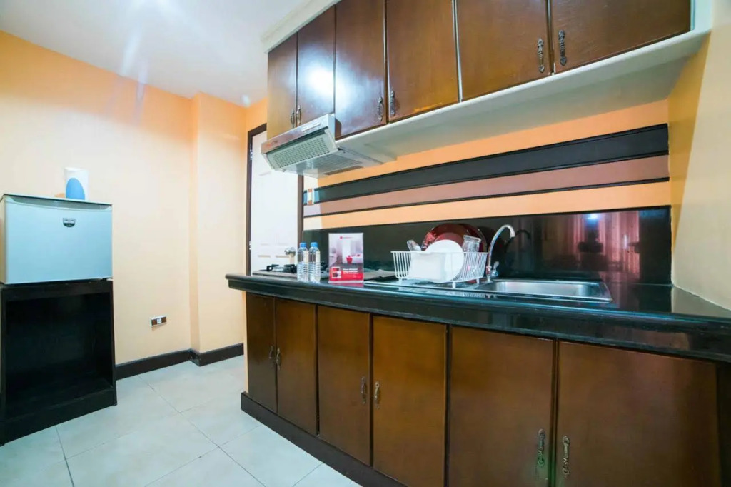 RedDoorz Plus @ Better Living Paranaque
