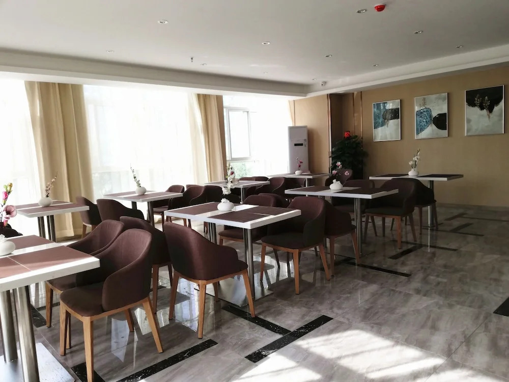Xian Runjia Hotel