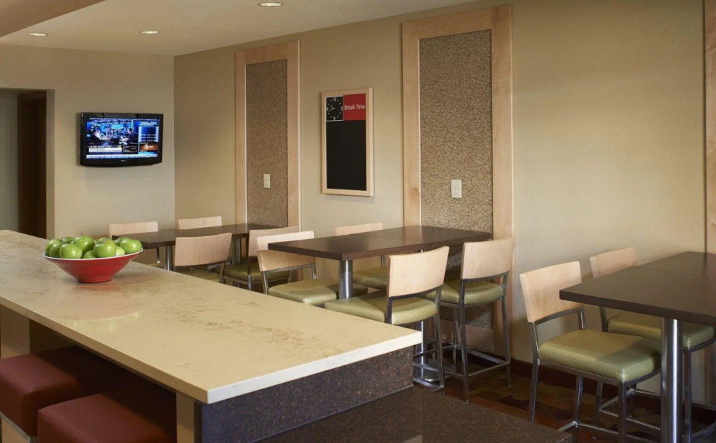 Sonesta Simply Suites Detroit Novi