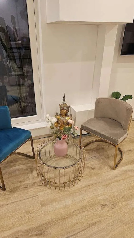 UG Neubau City Wohnung (optional Pool+Gym+2tes Bad extra buchbar)