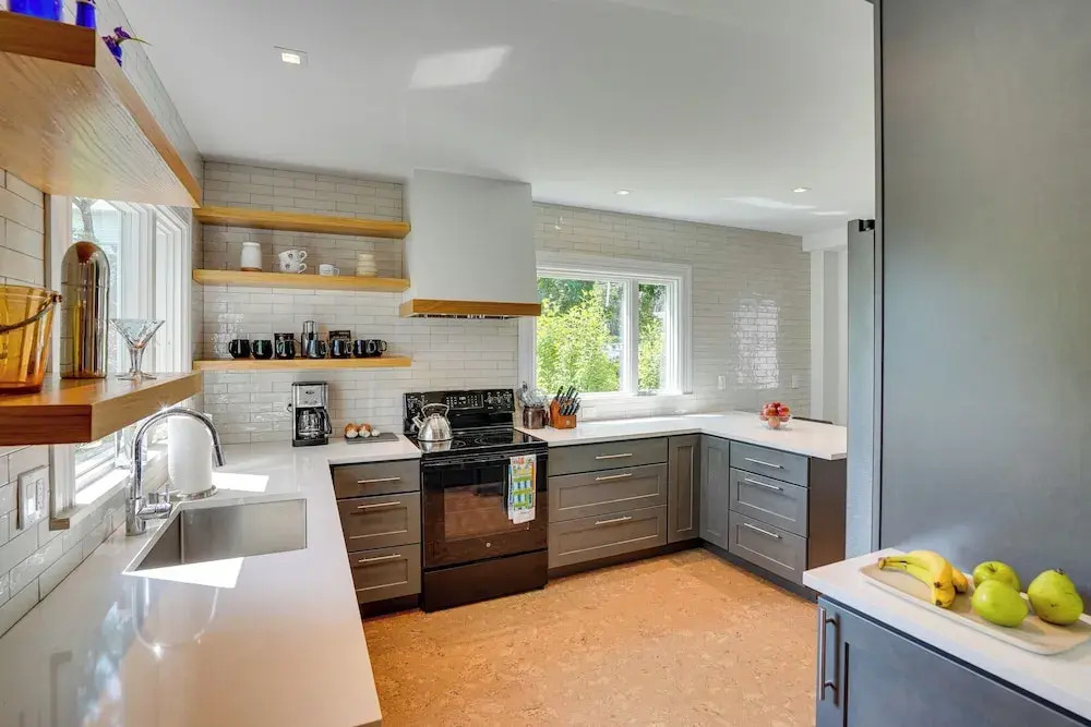 Coxsackie Home w/ River Views: Walk to The Wire!