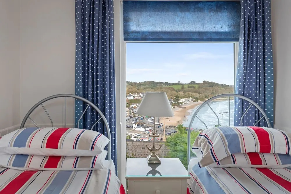Brynawelon - Wonderful Sea and Harbour Views