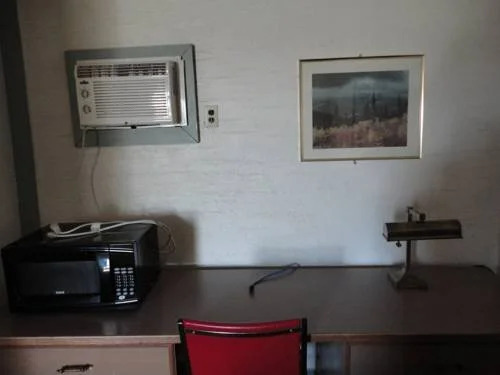 Lodge Motor Inn