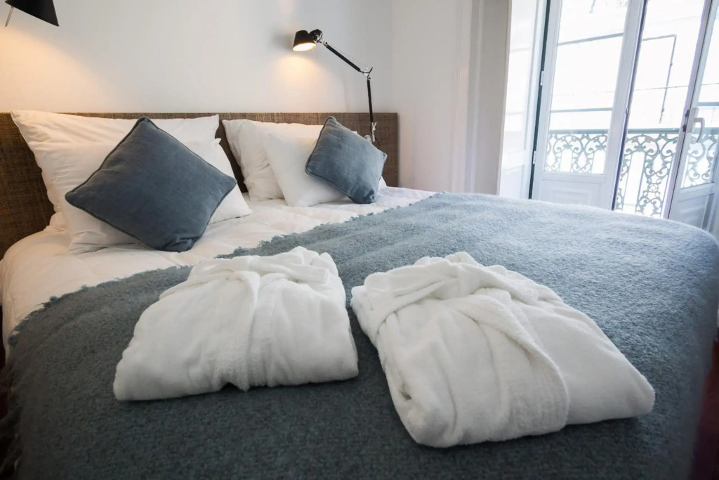 Nomad's Fine Arts in Chiado with Garage