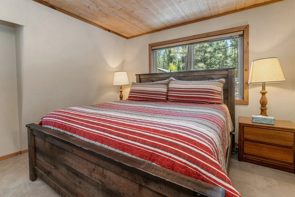 Summit Mountain Lodge - Amazing Location Just Down The Street From Snow Summit! 4 Bedroom Home