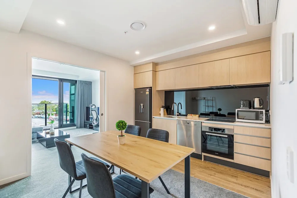 Relaxing Apt. Steps from Eden Park | Zodiak Stays