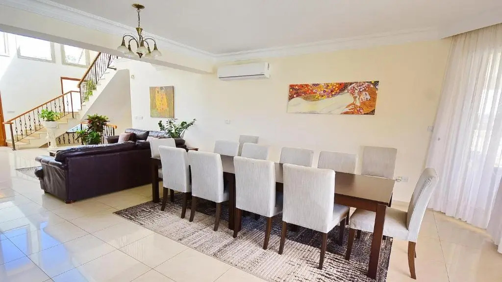 Katina Beach Villa