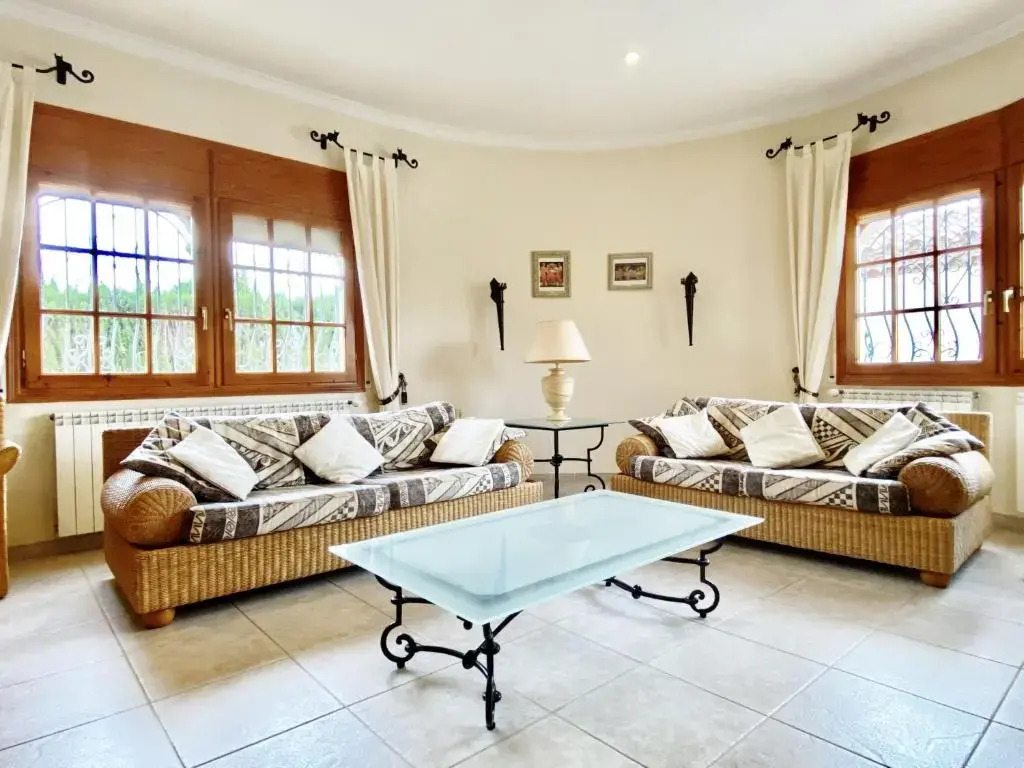 Villa Leonore stunning 2bedroom villa with air-conditioning & private swimming pool