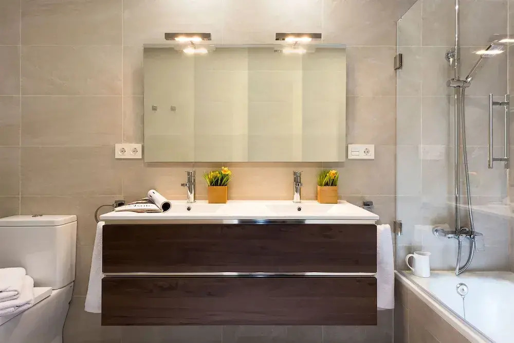 Spacious Apartment in Great Central Location. Tablas