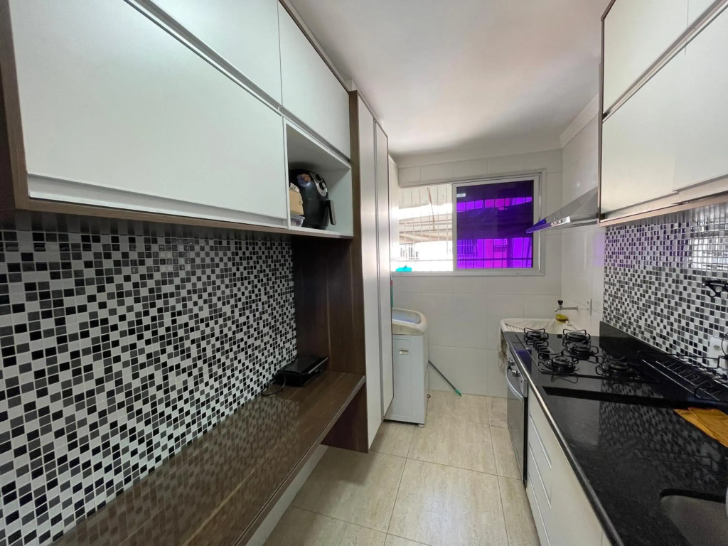 Apartamento c/estacionamento, próximo ao Shopping