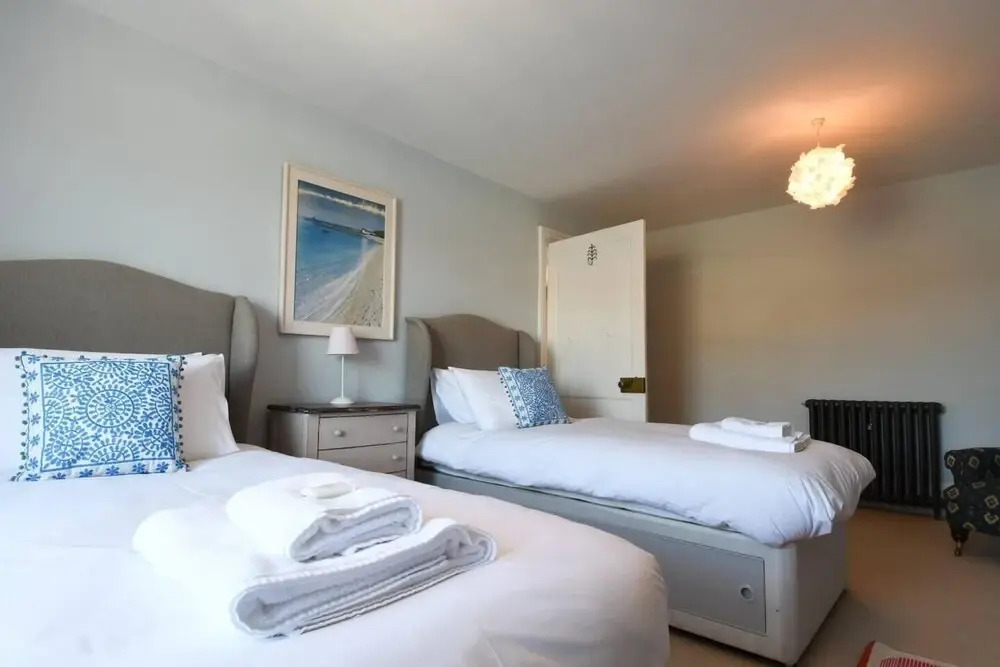 Amazing river view house sleeps 8