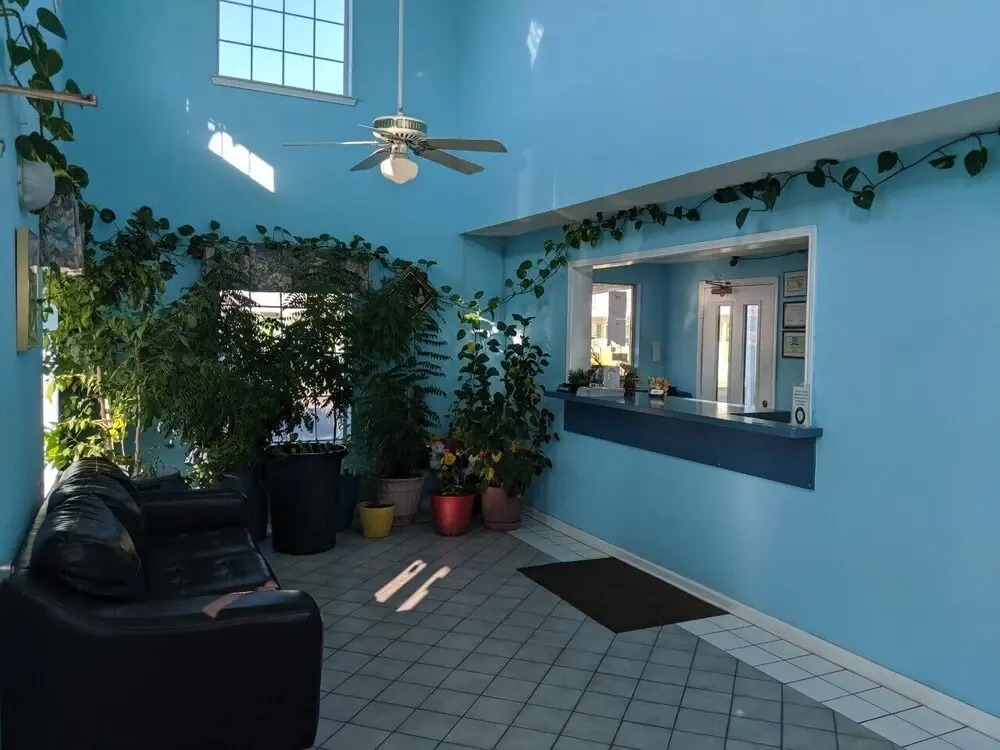 Key West Inn - Chatsworth