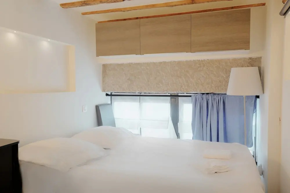 Spacious Apartment for 4 People Lyon