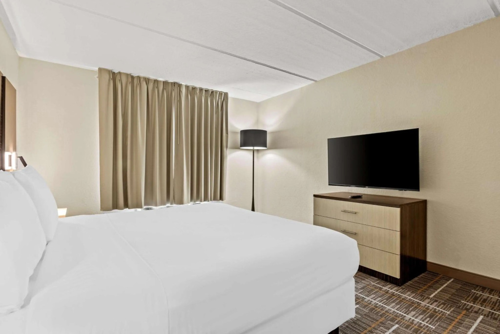 Sonesta Essential Orlando Airport