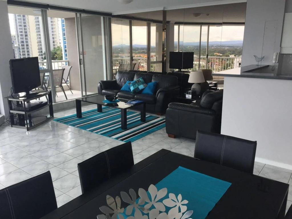 Moorings On Cavill Surfers Paradise