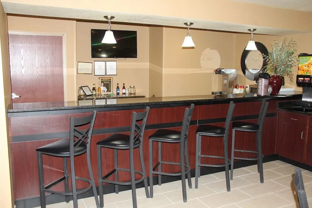 Castle Rock Inn & Suites - Quinter