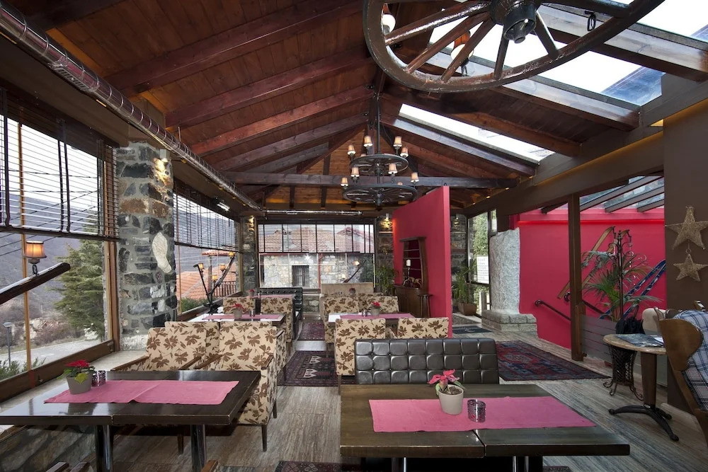 Chalet Lithos