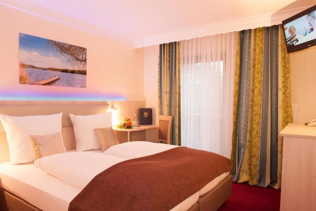 Hotel Seeblick & Ferienwohnung