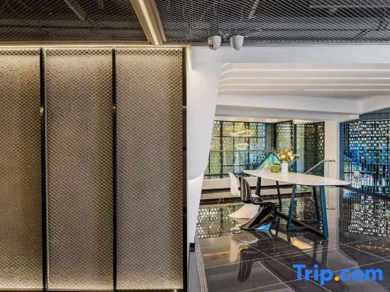 Nanyang Qiangliyang Business Electro-sports Hotel