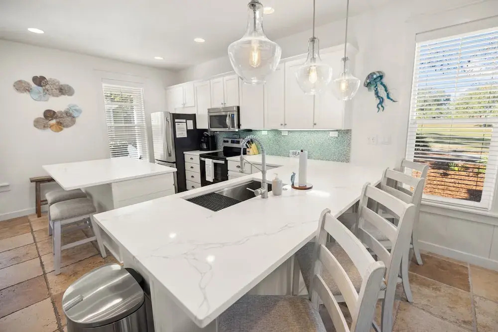 1332 Laurel Grove 3 Bedroom Home by RedAwning